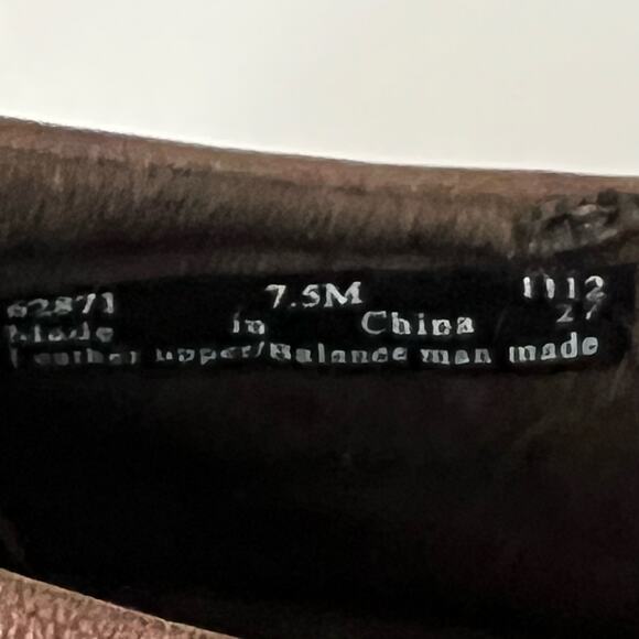 Clarks Women's Brown Booties Size 7.5M Bendable Leather Double Monk Strap Heels - Picture 11 of 11